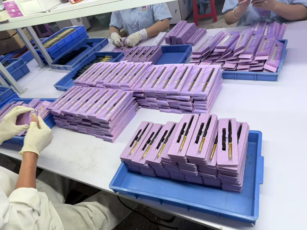 Premium Packaging Upgrade for Professional Kolinsky Nail Brushes from Factory Direct Supply